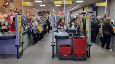 В първите дни на еврото левът остава предпочитан при плащане