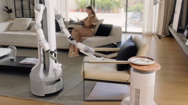 SwitchBot сгъва дрехи и мие чинии