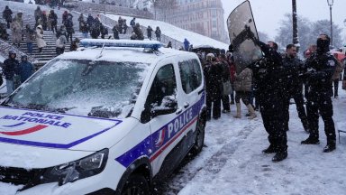 Лед скова транспорта в Нидерландия и Франция, Хърватия обяви червен код за ниски температури