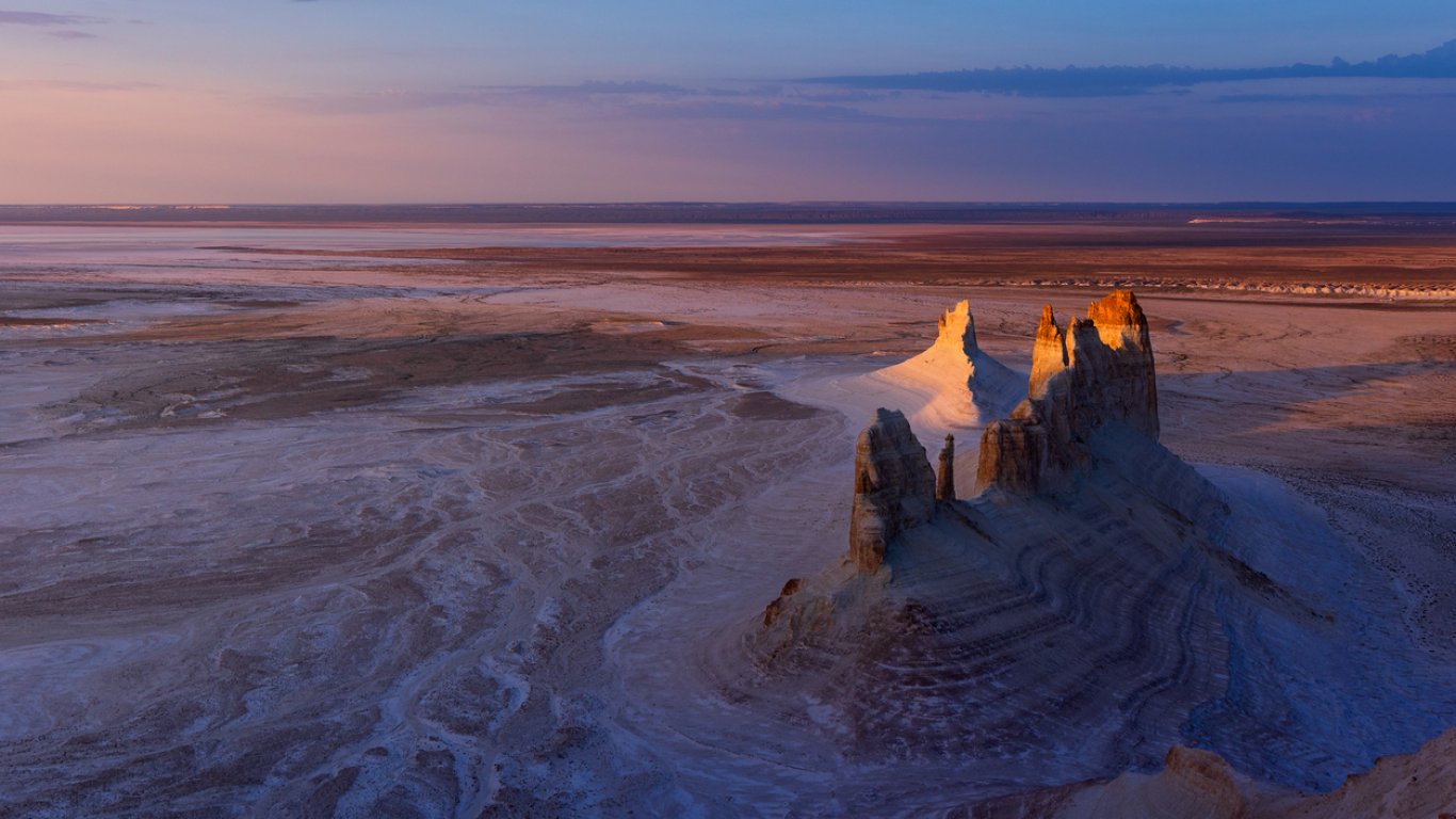Платото Устюрт: Тайнственият свят на пустинята