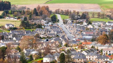 В сърцето на Шотландия: Защо Дъфтаун е истинската столица на уискито?