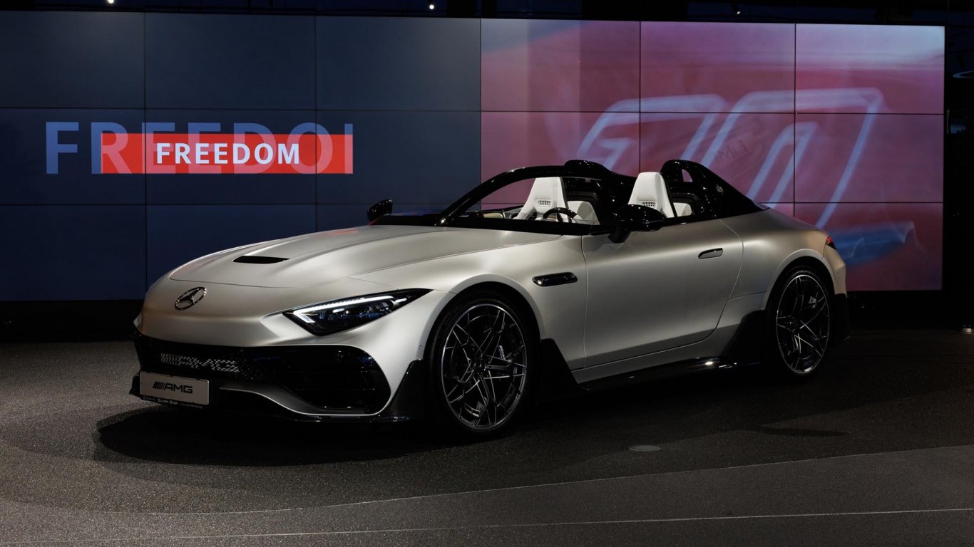 Първият Mercedes-AMG PureSpeed пристигна в България