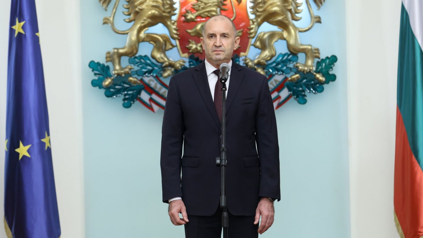 Румен Радев връчва в понеделник мандата на ГЕРБ 