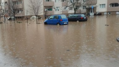 Частично бедствено положение в Крумовград, наводненият квартал "Дружба" е без ток