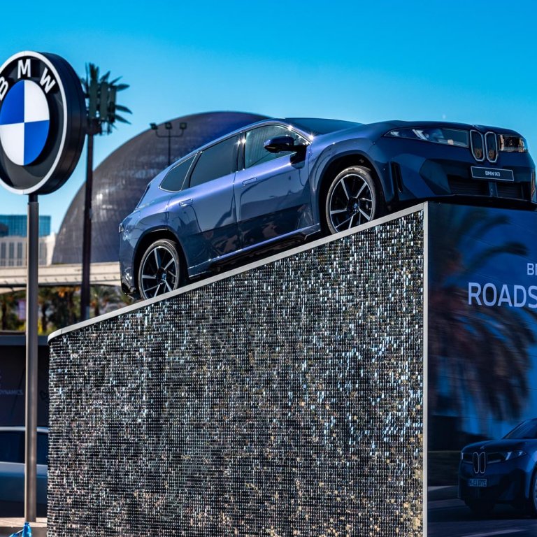 Новото BMW iX3 дебютира в САЩ на CES 2026