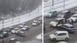 Шофьор извади бухалка след отказ да бъде пуснат  на бул. "Климент Охридски" в София (видео)