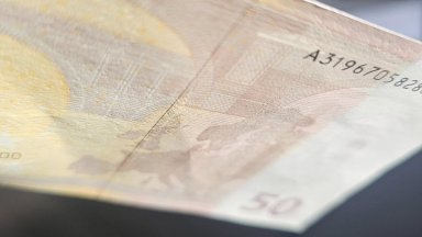 ГДБОП показа как се разпознават фалшиви банкноти евро (снимки)
