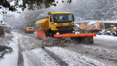 Жълт код за снеговалежи и ниски температури за почти цяла България, над 1000 машини са на терен