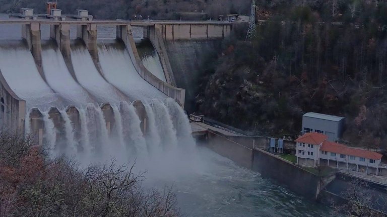 Язовир "Ивайловград" преля, Бяла река наводни района на 3 села в общината (снимки/видео)