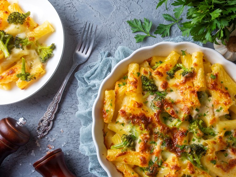 Запечена паста с броколи и сирена