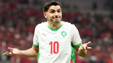 Мароко обезличи слаб Камерун и опази домакинската мечта