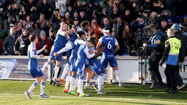 Футболно чудо в Англия: Шестодивизионен тим отстрани носителя на Купата