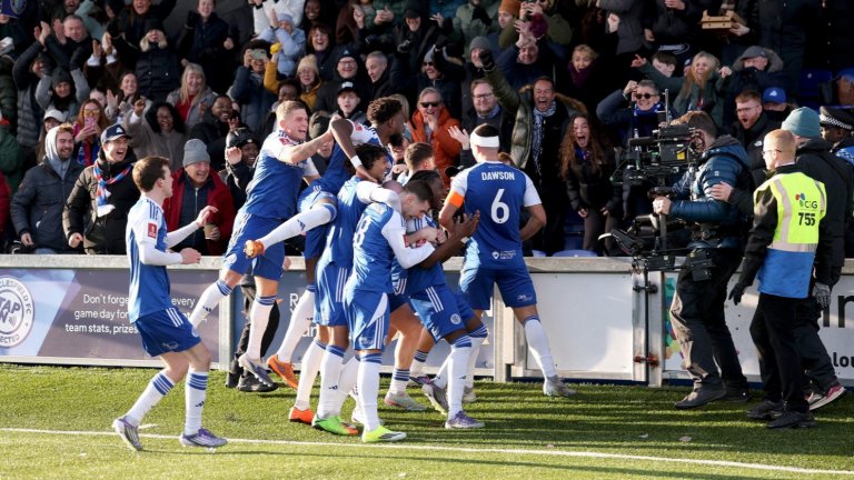 Футболно чудо в Англия: Шестодивизионен тим отстрани носителя на Купата