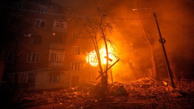 Масиран обстрел с дронове: Пожари в Одеса и Волгоград, хиляди без ток и парно в Киев и Белгород