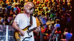 На 78 години почина ритъм китаристът на Grateful Dead