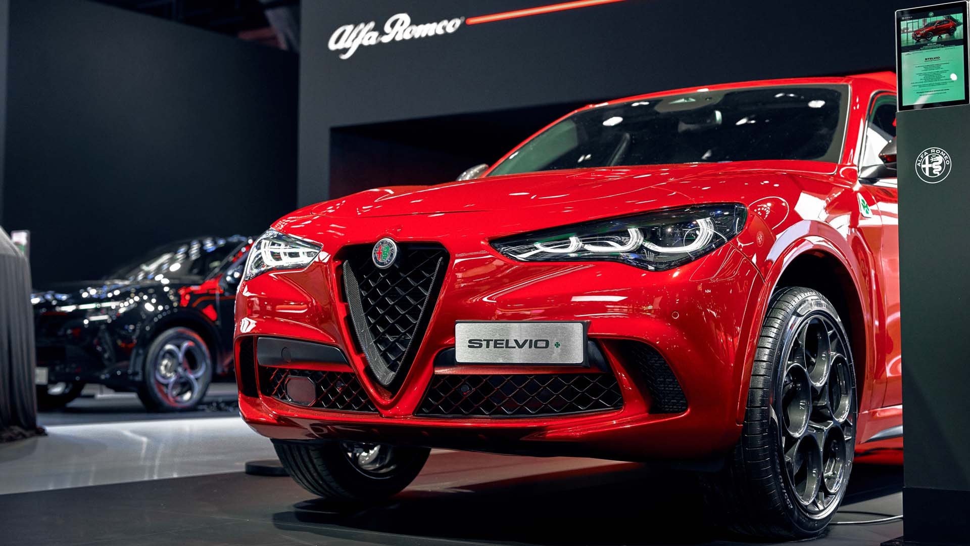 Щандът на Alfa Romeo на автосалона в Брюксел