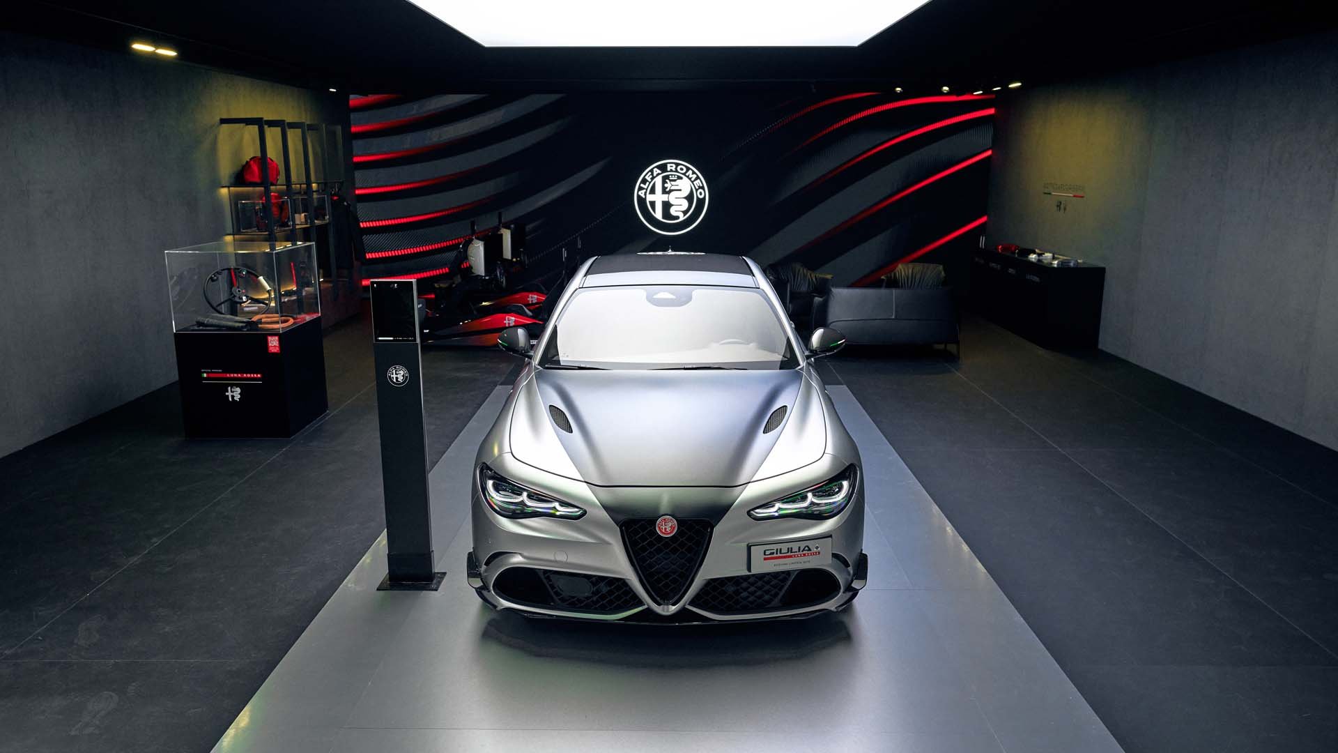 Alfa Romeo Giulia Quadrifoglio Luna Rossa