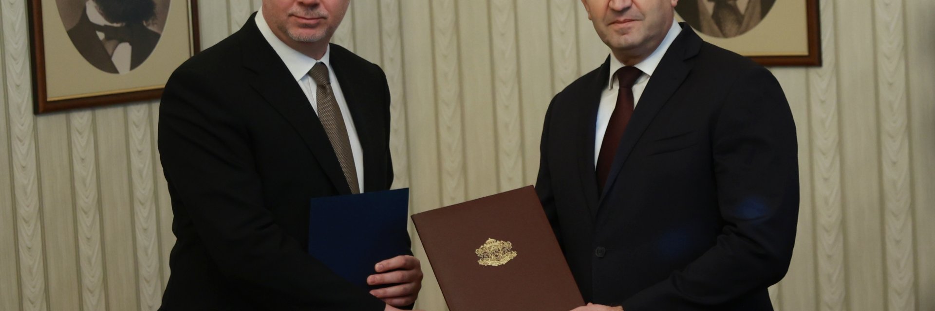 Росен Желязков върна мандата с искане за избори на 29 март