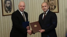 Росен Желязков върна мандата с искане за избори на 29 март