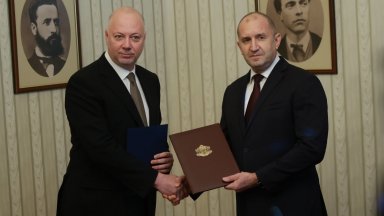 Росен Желязков върна мандата с искане за избори на 29 март