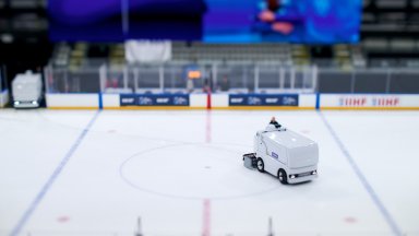 С вид на строеж и дупка в леда: Залата за хокей е голямата въпросителна преди Олимпиадата