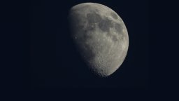 Китай създаде първия софтуер за синхронизиране на времето на Луната и Земята