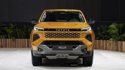 Новият Toyota Hilux дебютира в Европа с хибридно и електрическо задвижване
