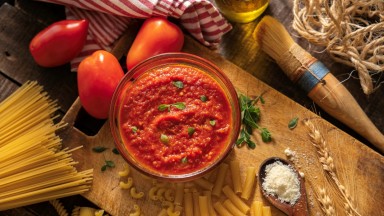 Много лесен, бърз и универсален доматен сос за паста
