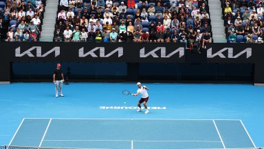 Ноле пристигна в любимия Мелбърн, а първата му тренировка изпълни трибуните