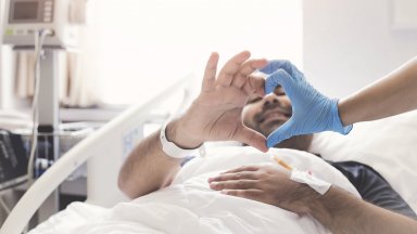 Когато любовта спасява живот: Брат дари бъбрек на сестра си