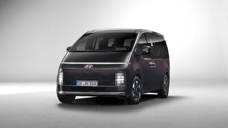 Hyundai Staria се превърна в електромобил със 7 или с 9 места