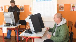 Машини за честен вот или просто мадуровки?