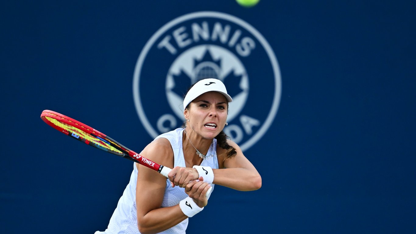 Първата ракета на България при жените Виктория Томова продължава увереното