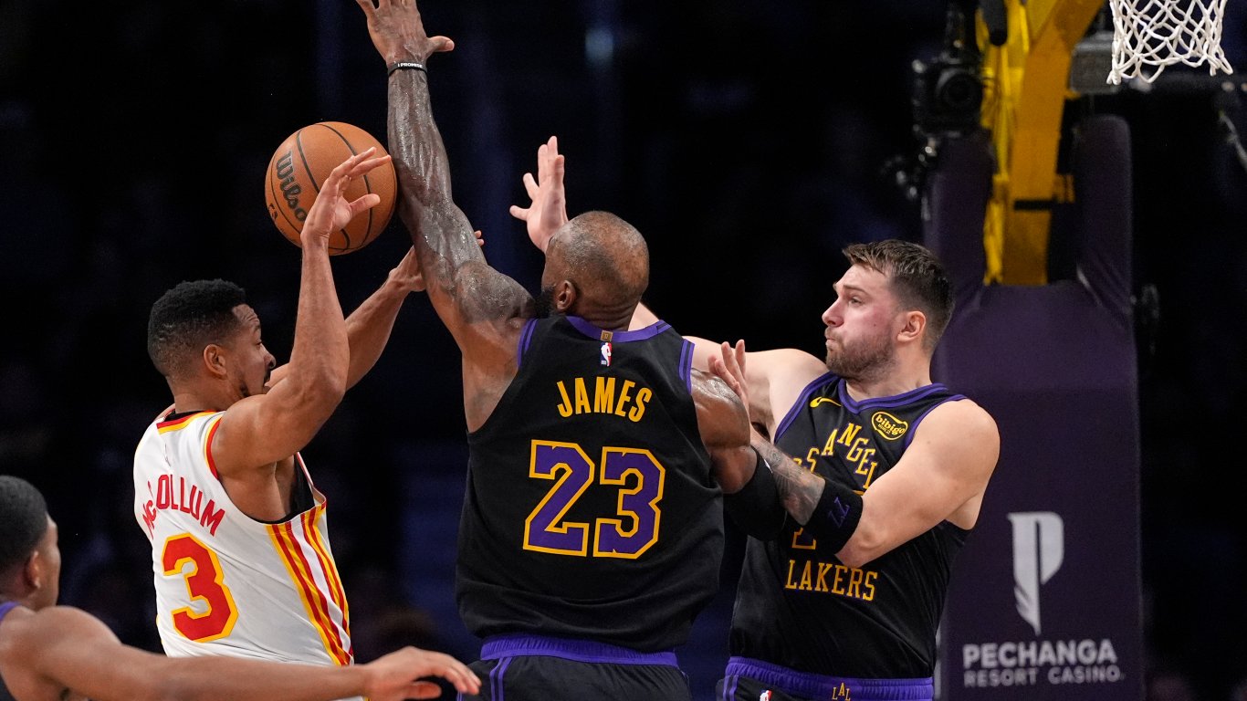 Лос Анджелис Лейкърс отново намериха печелившия ритъм след като две