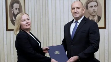 ПП-ДБ изпрати Надежда Йорданова да получи и върне мандата на Румен Радев 