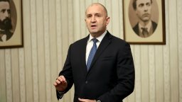 Радев дава третия мандат на "Алианс за права и свободи" на Ахмед Доган