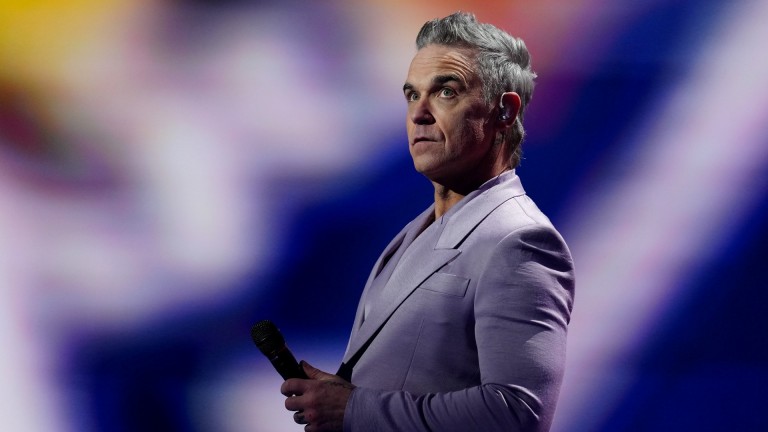 Роби Уилямс изпревари "Бийтълс" по брой албуми, оглавили британската класация