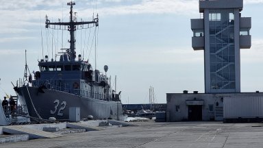 Дават ни без пари минни ловци, цената е политическа