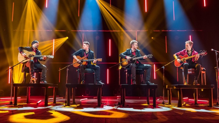 40 Fingers: Как четири акустични китари звучат като цял оркестър