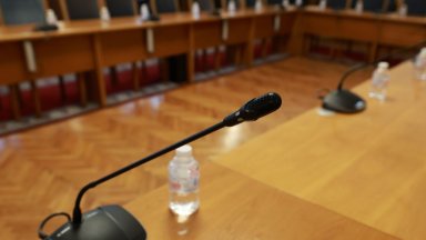 Отмениха заседанието на комисията за Изборния кодекс, протестът ще е пред празен парламент