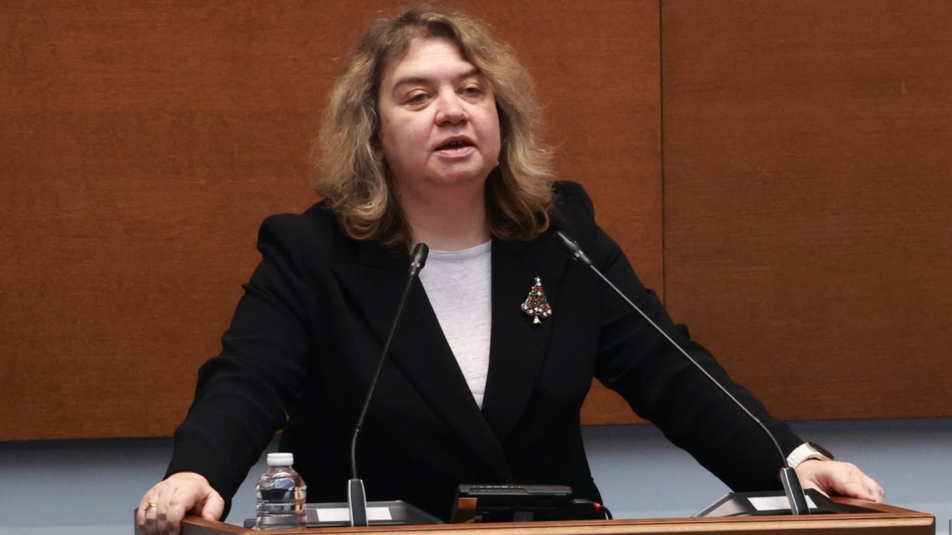 Киселова: При оставка на Радев и Йотова президент ще бъде председателят на НС - Назарян