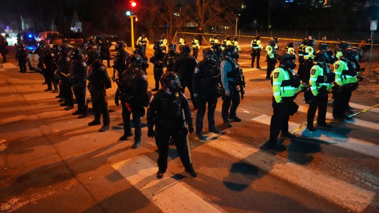 Най-висшият служител на граничната охрана на САЩ и още агенти напускат Минеаполис