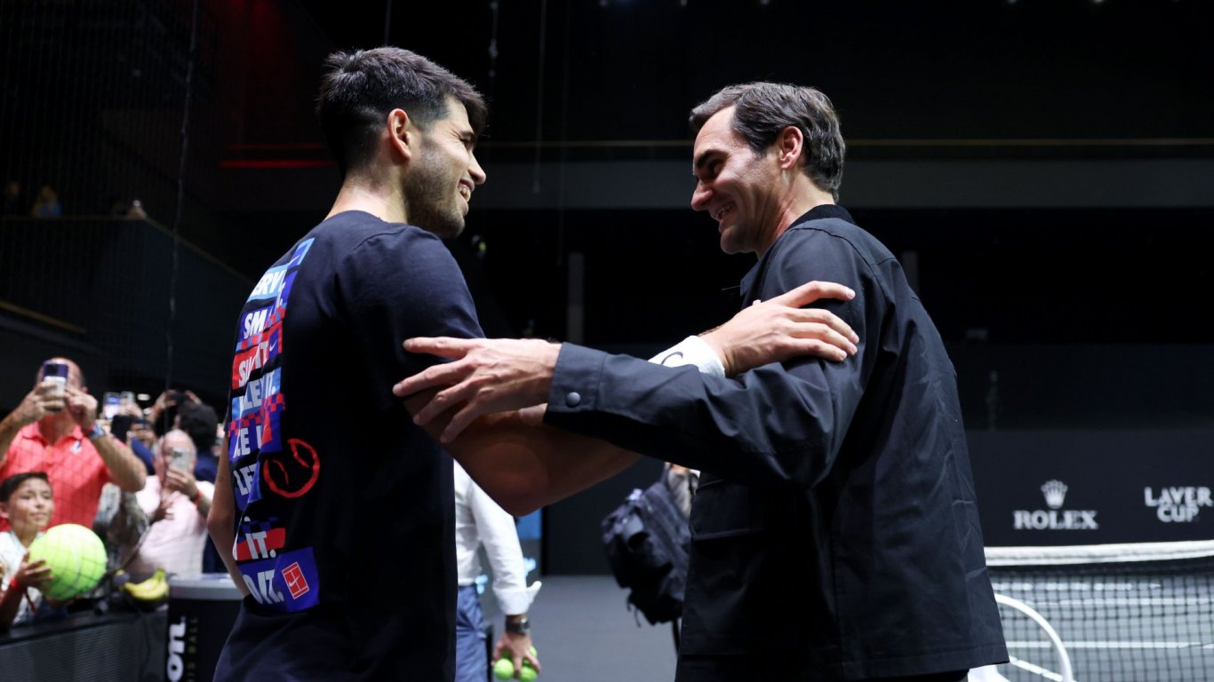 Роджър Федерер официално се завръща под светлините на прожекторите в