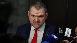 Пеевски за даването на мандата от Радев на АПС: Горчиво