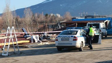 Строителен контрол: Най-вероятно халето е паднало заради некомпетентна изработка