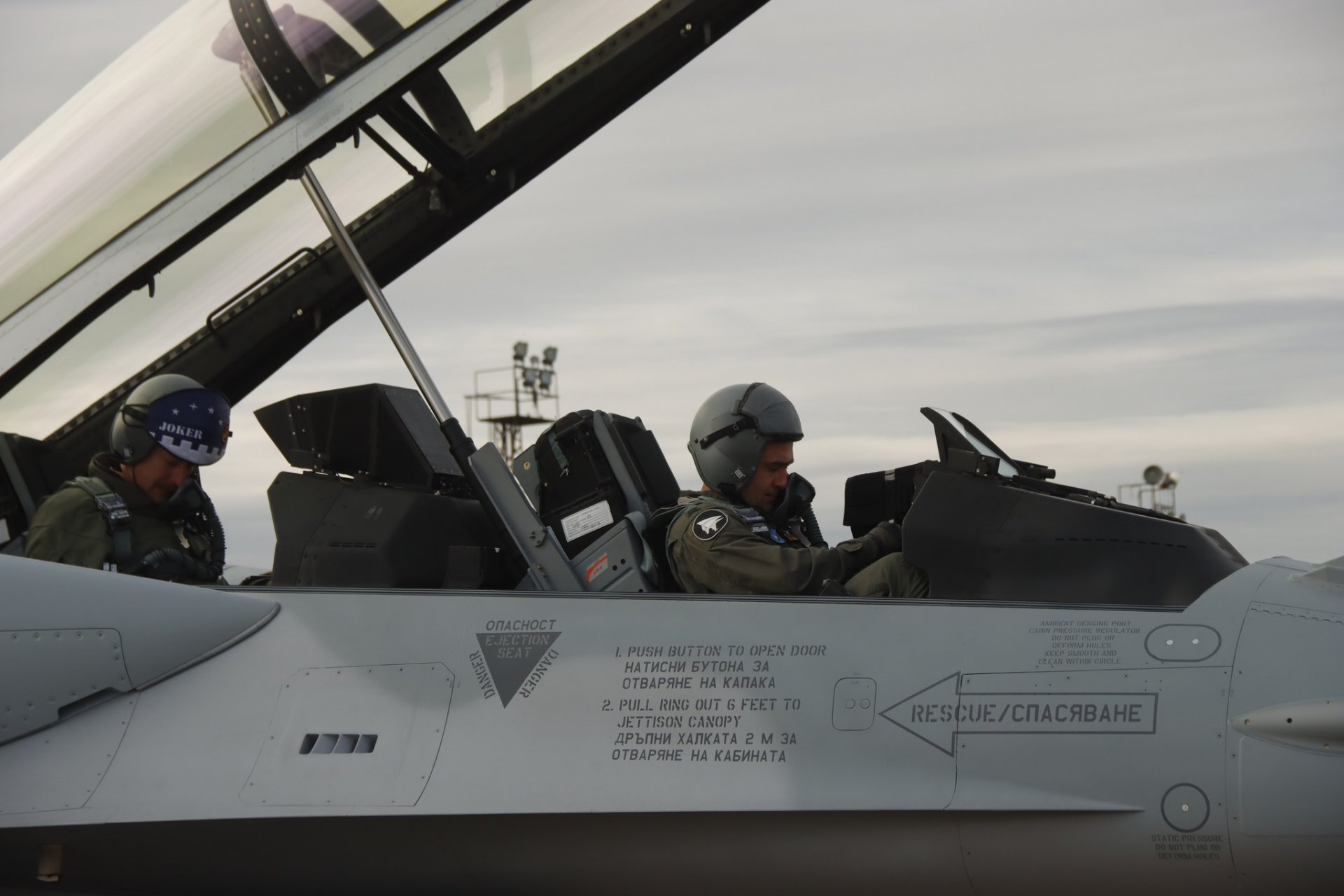 F-16