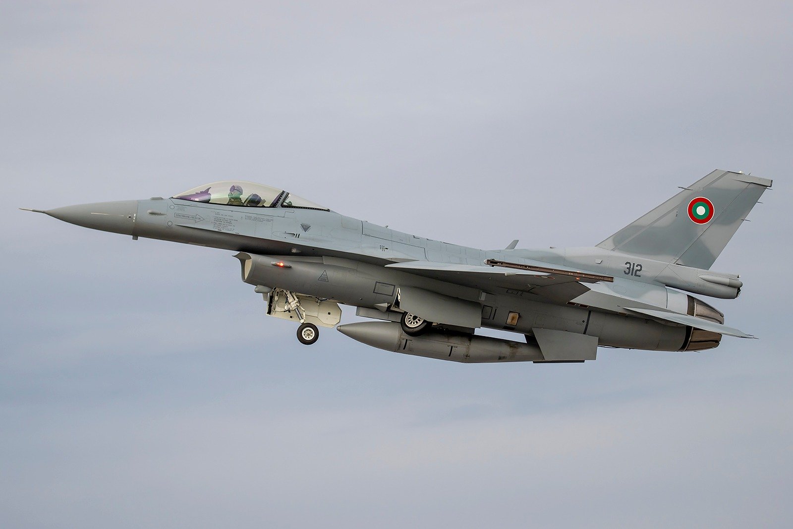 F-16