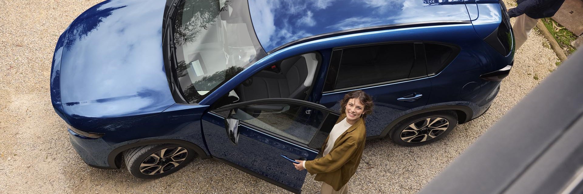 Бестселърът Mazda CX-5 получи нов тъмносин нюанс