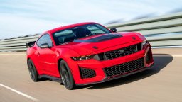 Ford Mustang Dark Horse SC идва през лятото с 800 конски сили