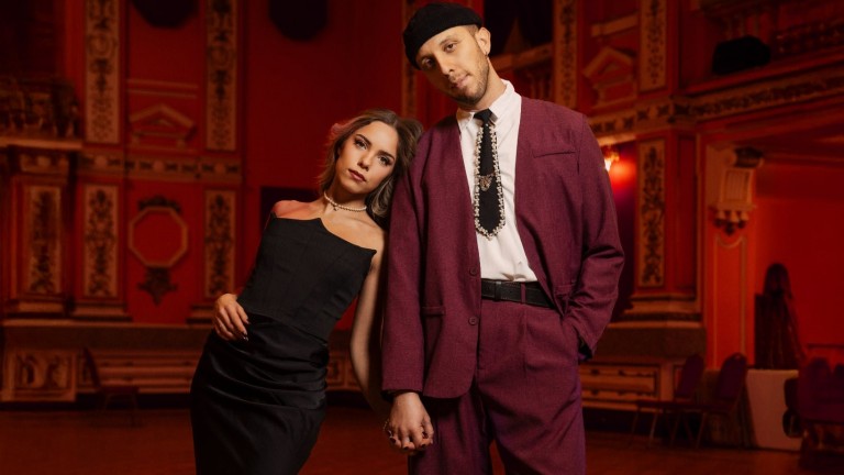 Акустичният концерт на Роби на 8 март се разпродаде за два дни